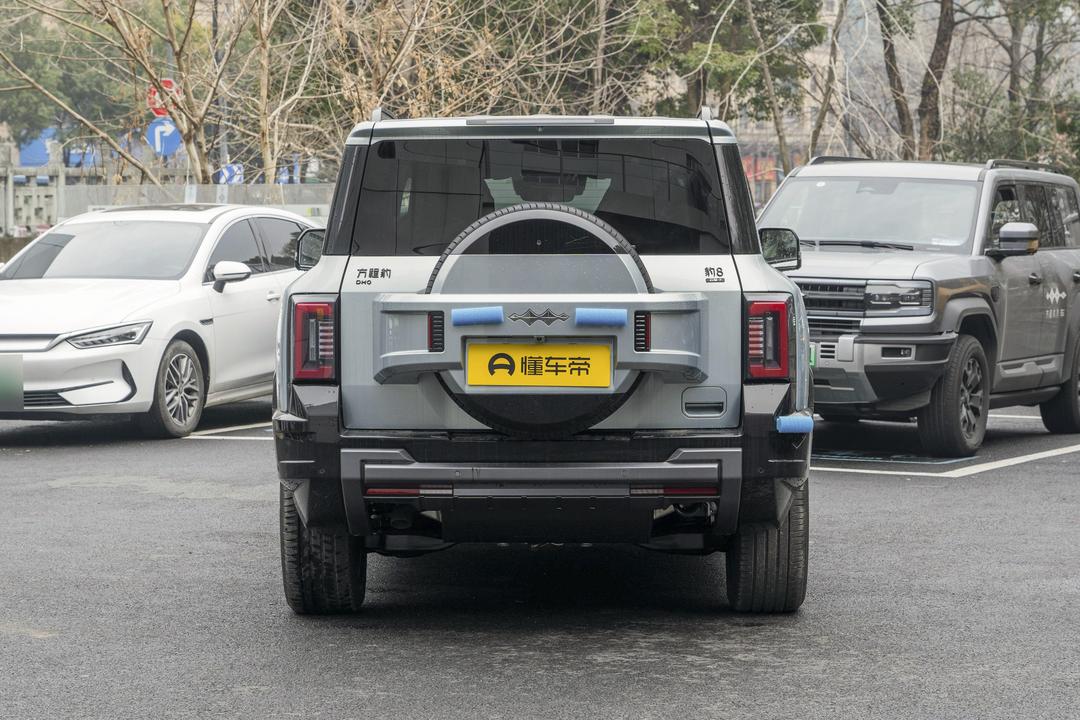 BYD Fangchengbao Leopard 8 2026, фото 6