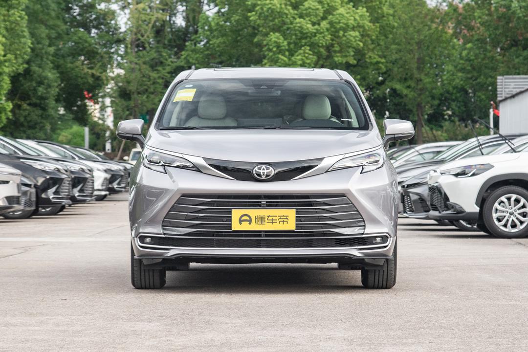 Toyota Sienna 2026, фото 2