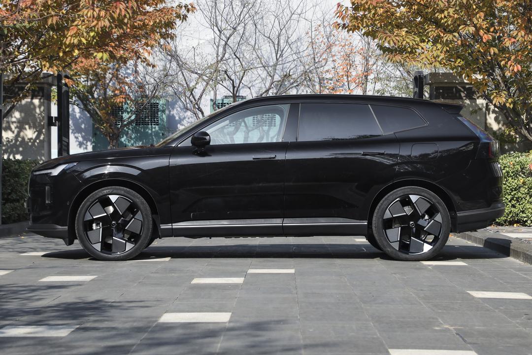 Volvo XC70 2026, фото 4