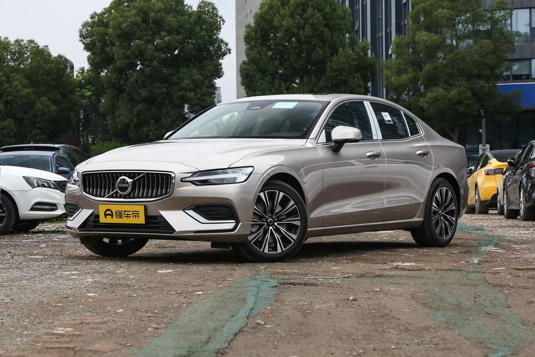 Volvo S60 2026, фото 1