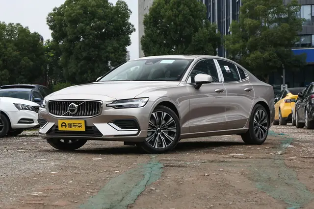 Volvo S60 2026 — купить из Китая под заказ