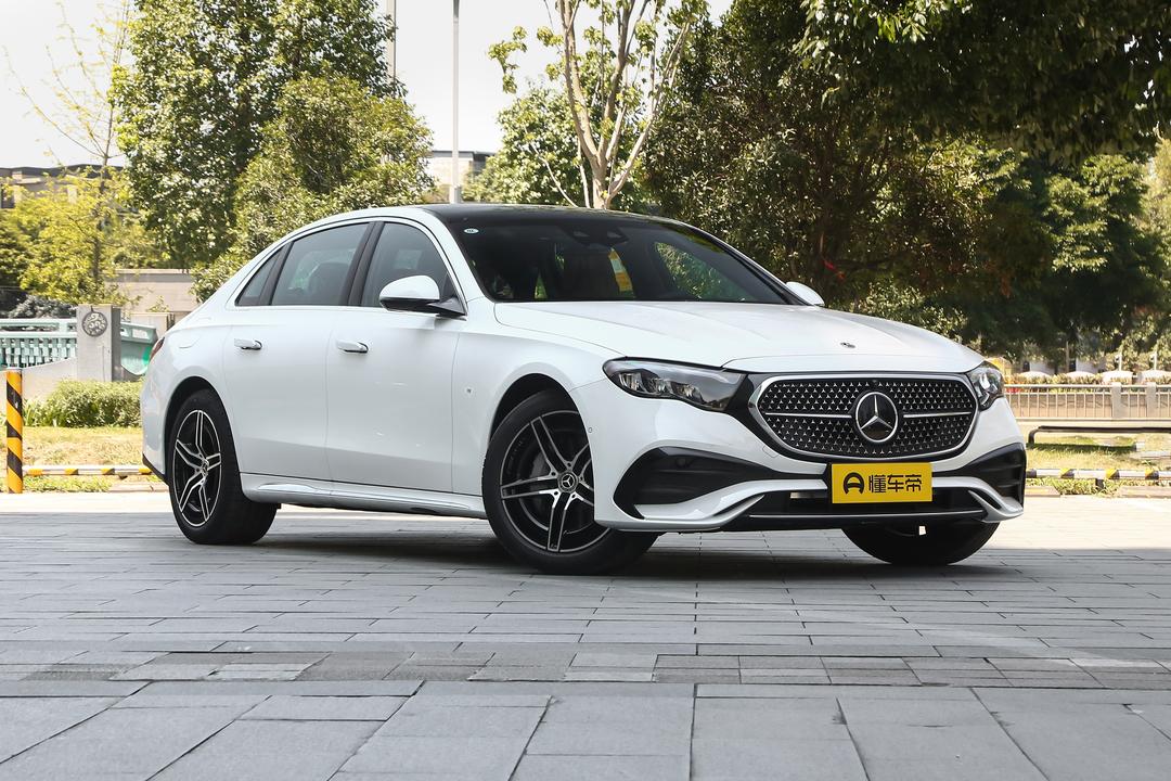 Mercedes-Benz E-Class 2026, фото 3