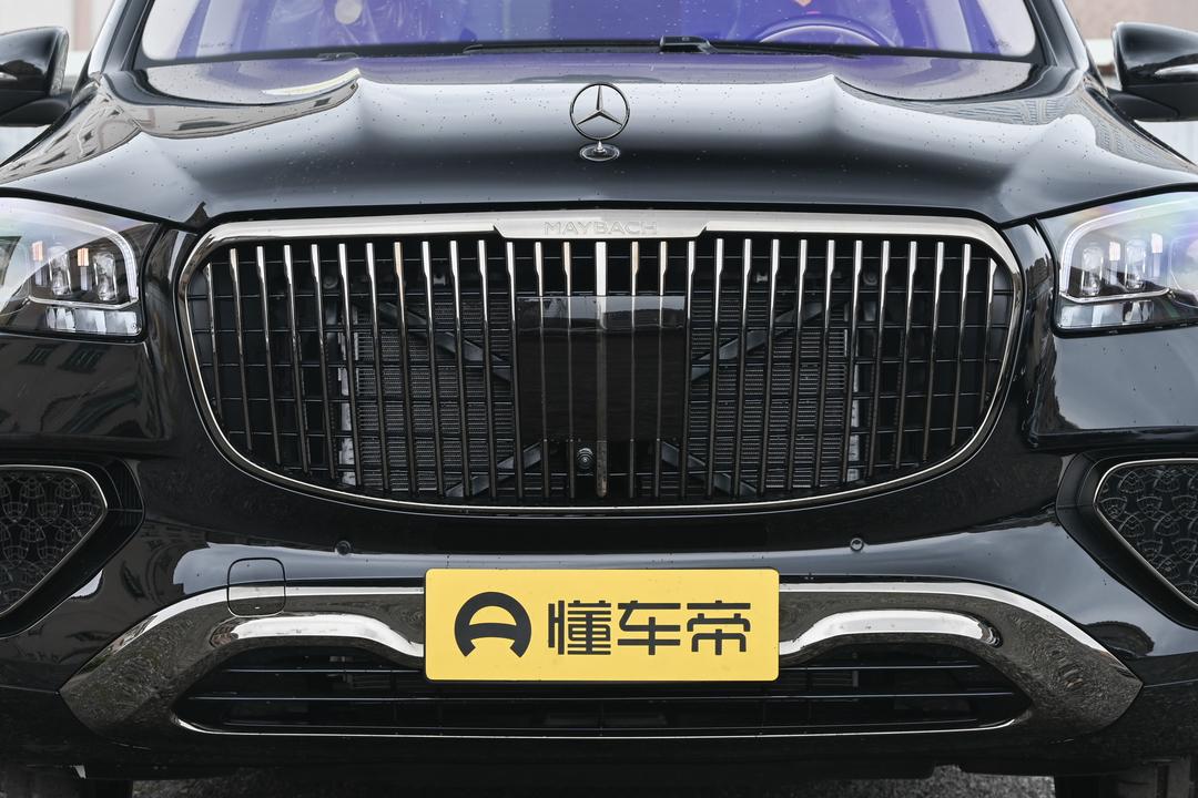 Mercedes-Benz Maybach GLS 2026, фото 10
