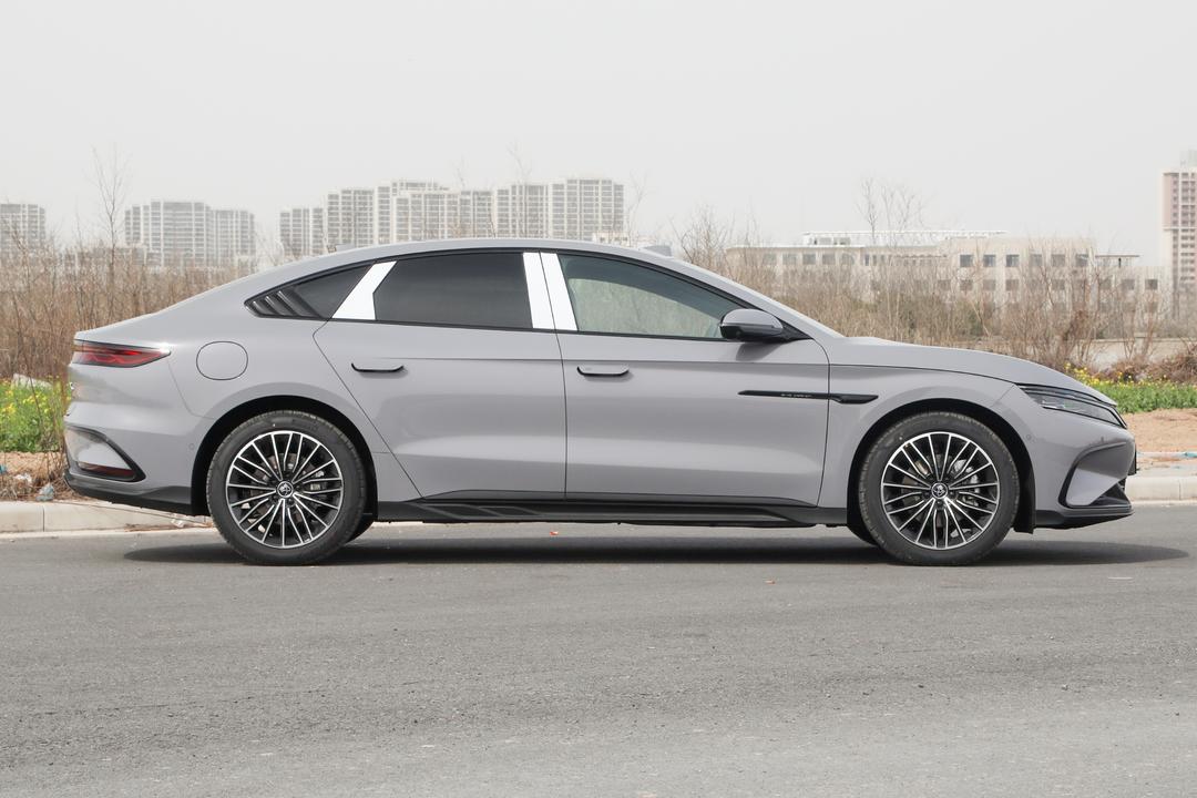 BYD Han DM 2026, фото 8