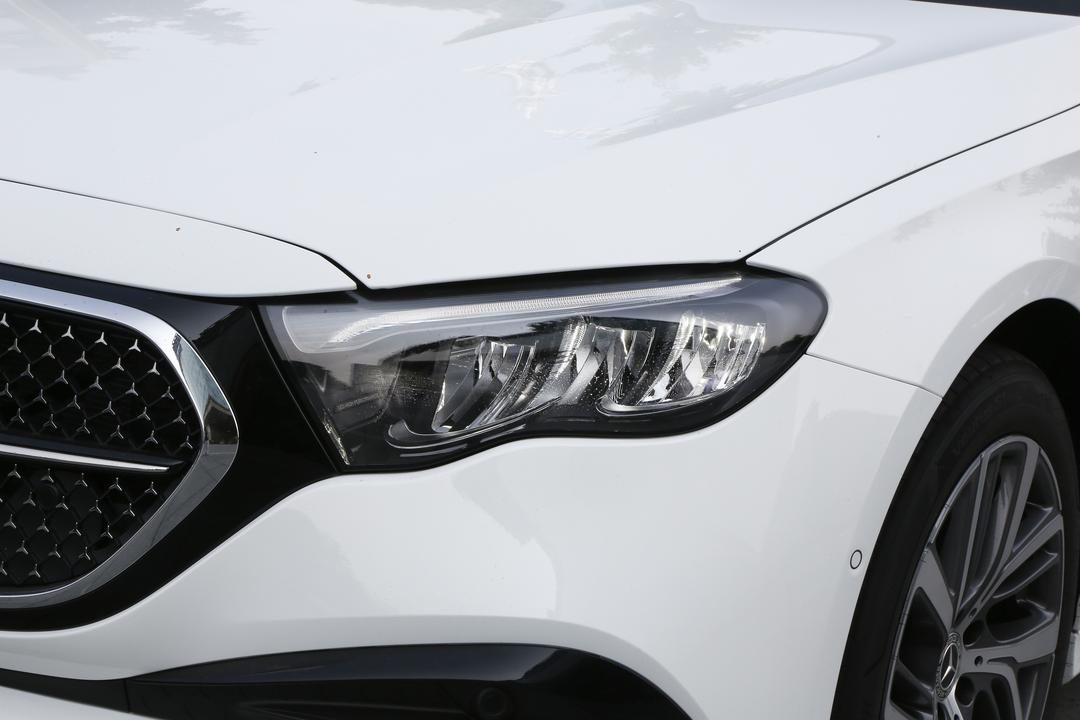 Mercedes-Benz E-Class 2026, фото 14