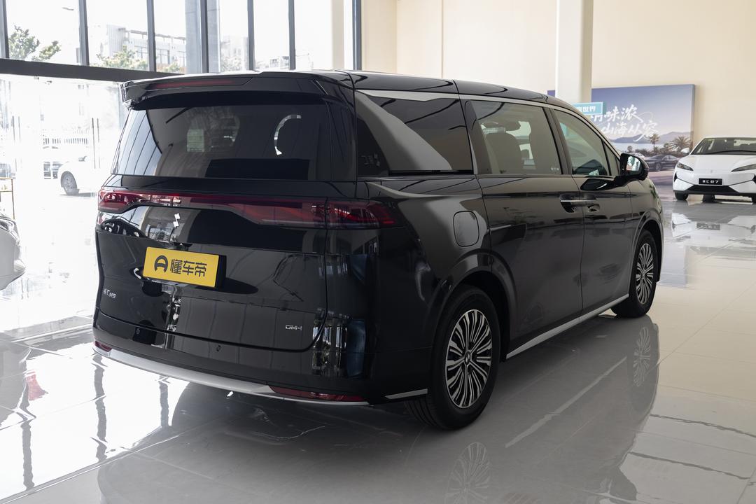 BYD M9 DM 2026, фото 7