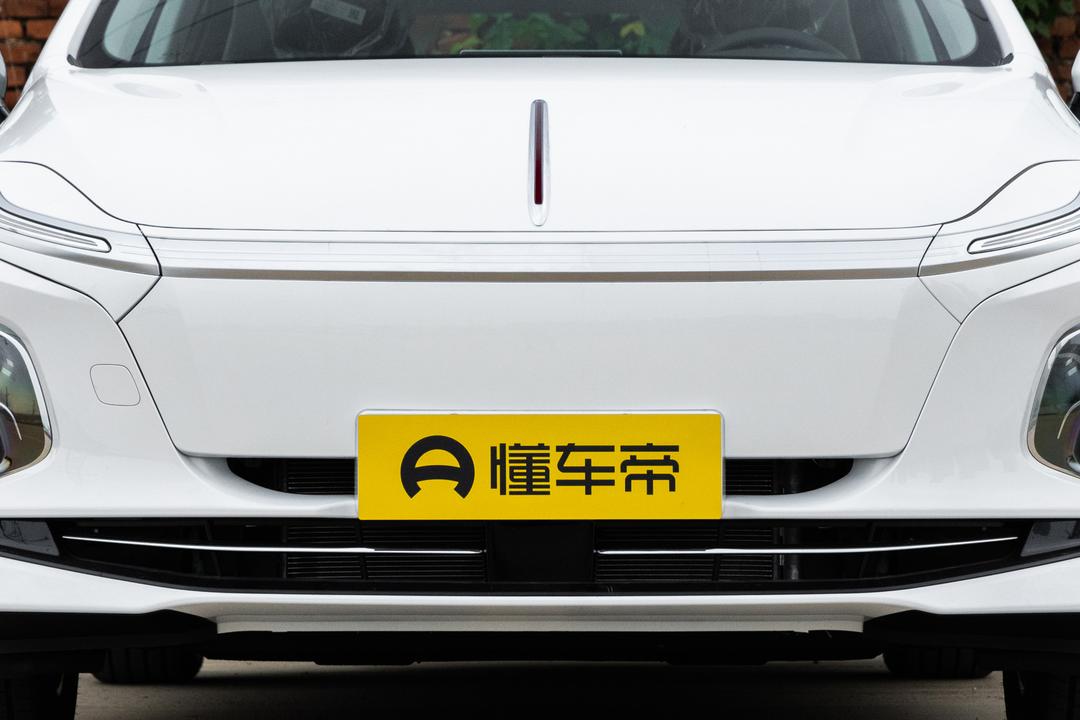 Hongqi E-QM5 2026, фото 10