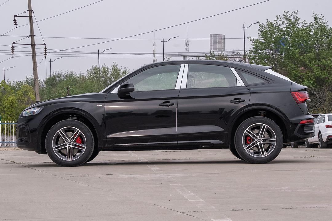 Audi Q5L Sportback 2026, фото 4