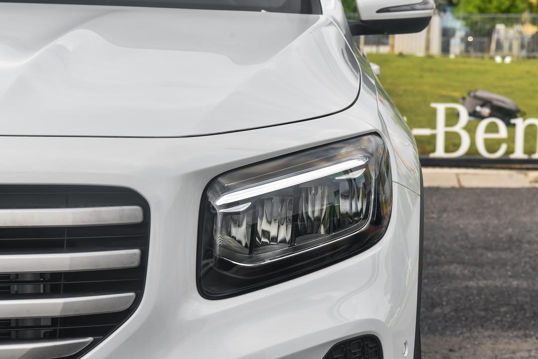 Mercedes-Benz GLB 2026, фото 12