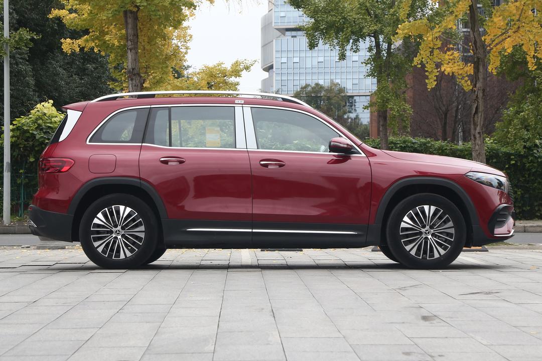 Mercedes-Benz EQB 2026, фото 8