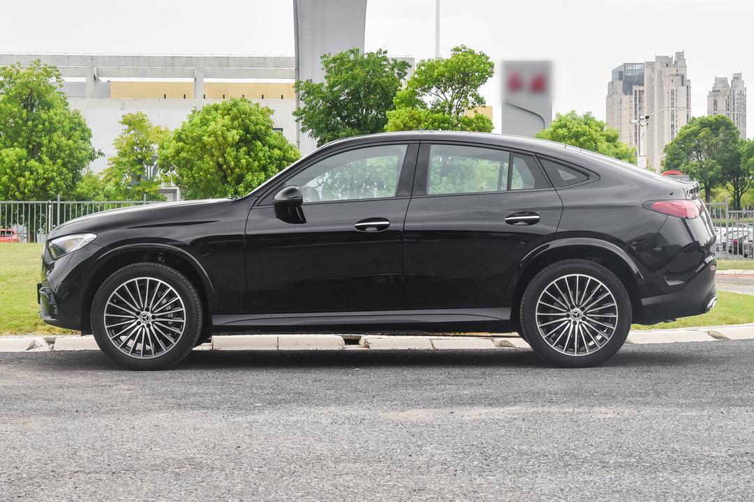 Mercedes-Benz GLC Coupe 2026, фото 4