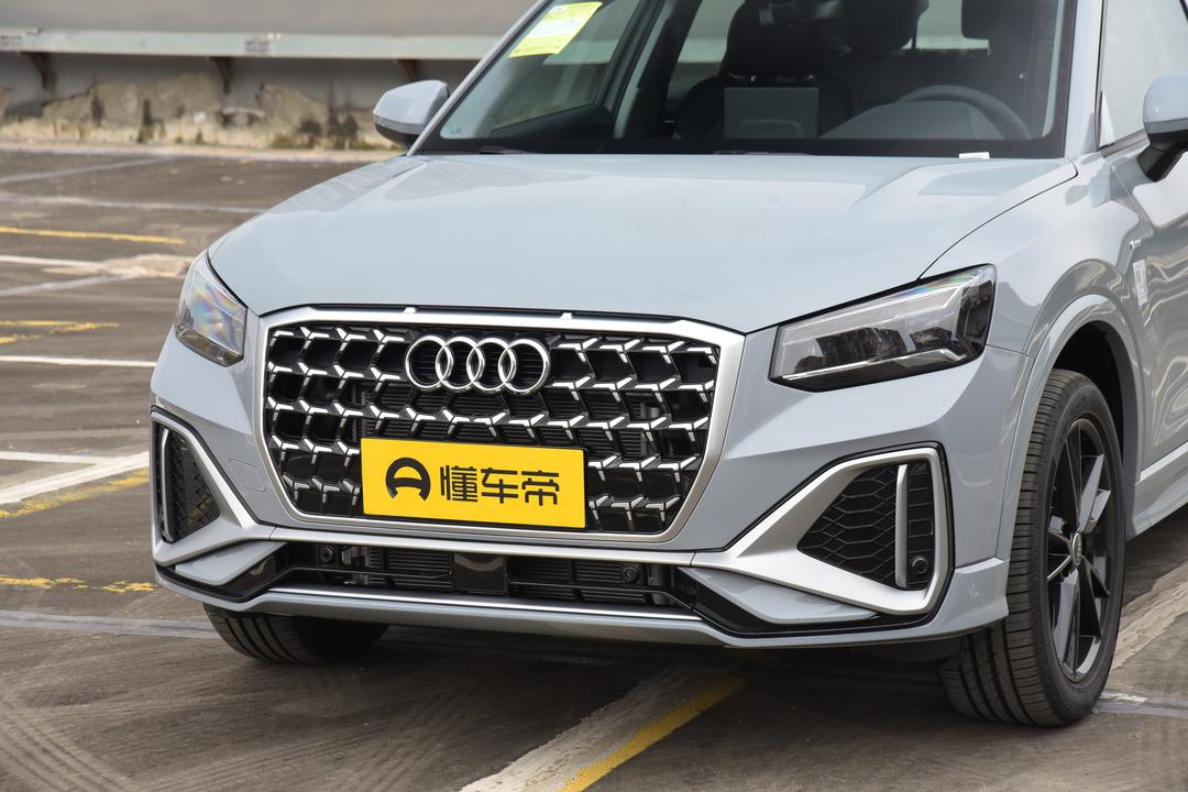 Audi Q2L 2026, фото 9