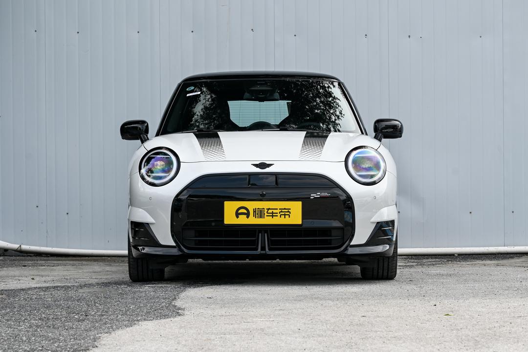 MINI Cooper Electric 2026, фото 2