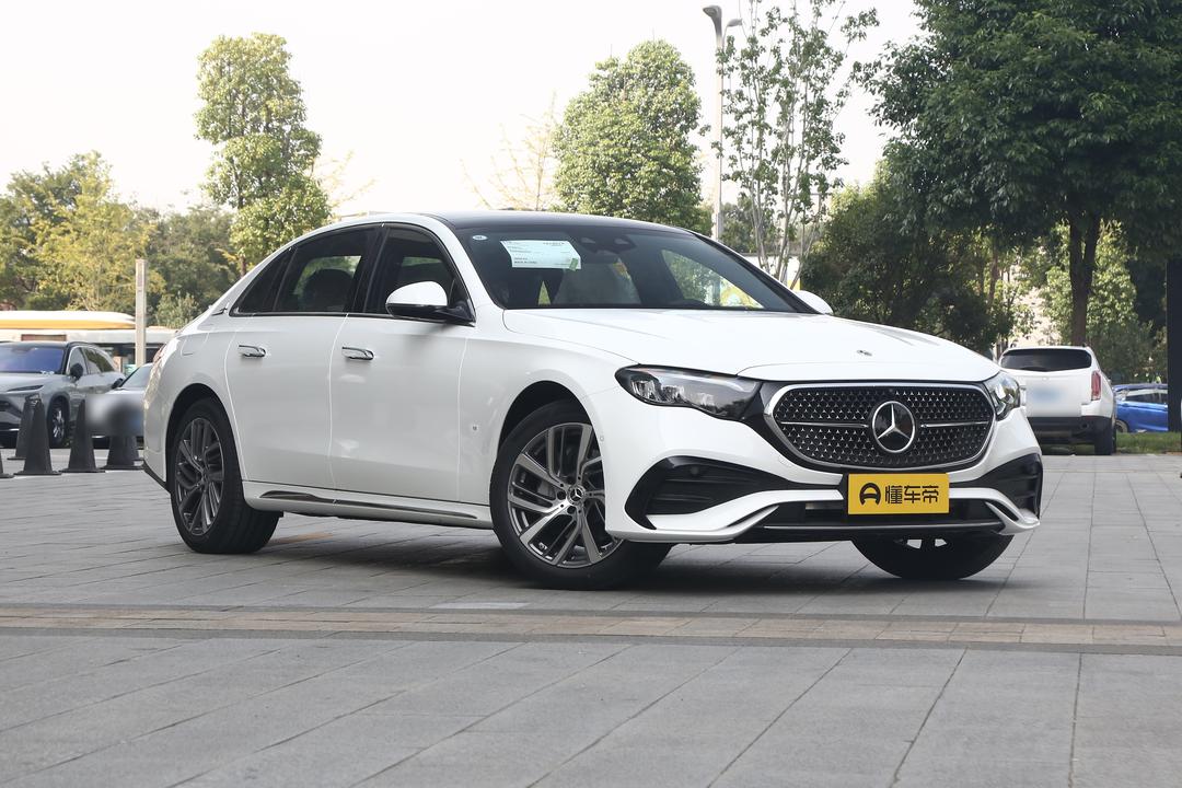 Mercedes-Benz E-Class 2026, фото 3