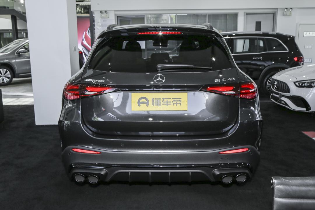 Mercedes-Benz GLC AMG 2026, фото 6