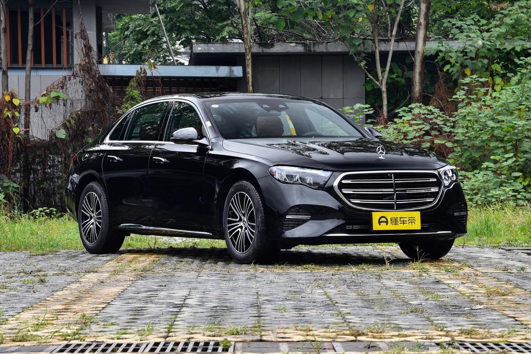 Mercedes-Benz E-Class 2026, фото 3