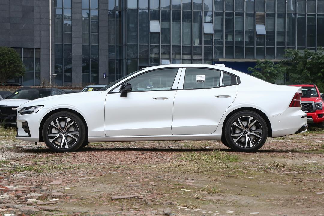 Volvo S60 2026, фото 4