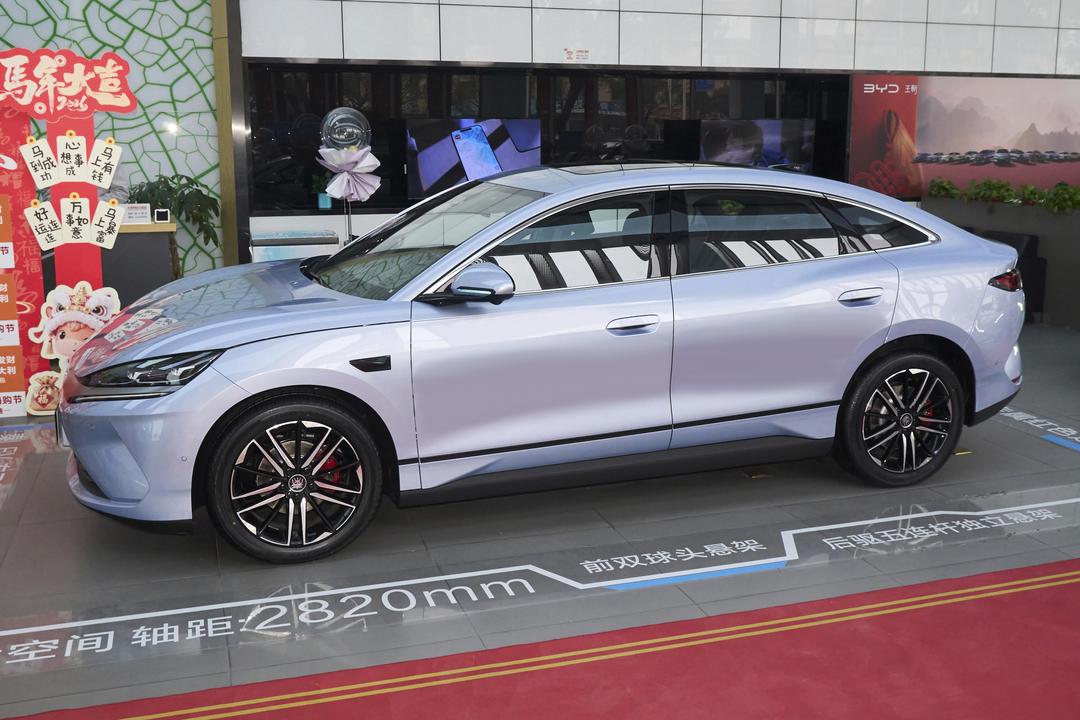 BYD Qin L EV 2026, фото 4