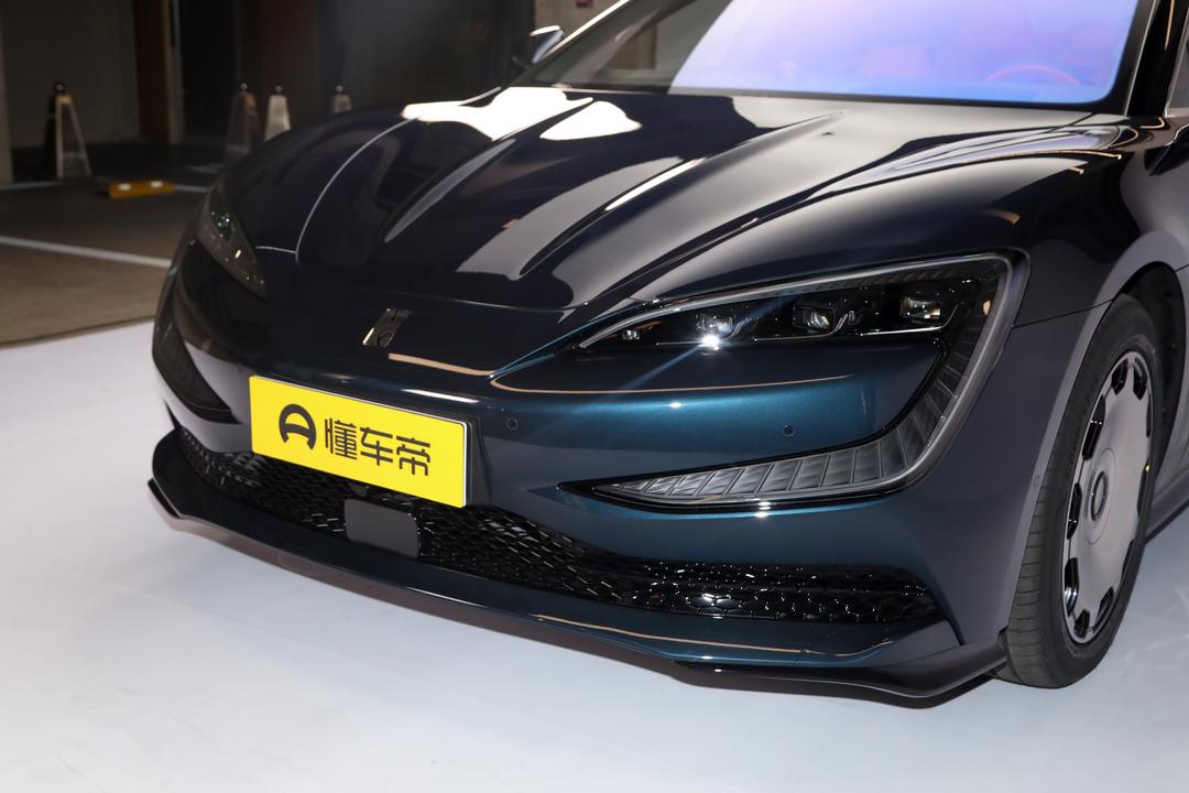 BYD Yangwang U7 EV 2026, фото 7