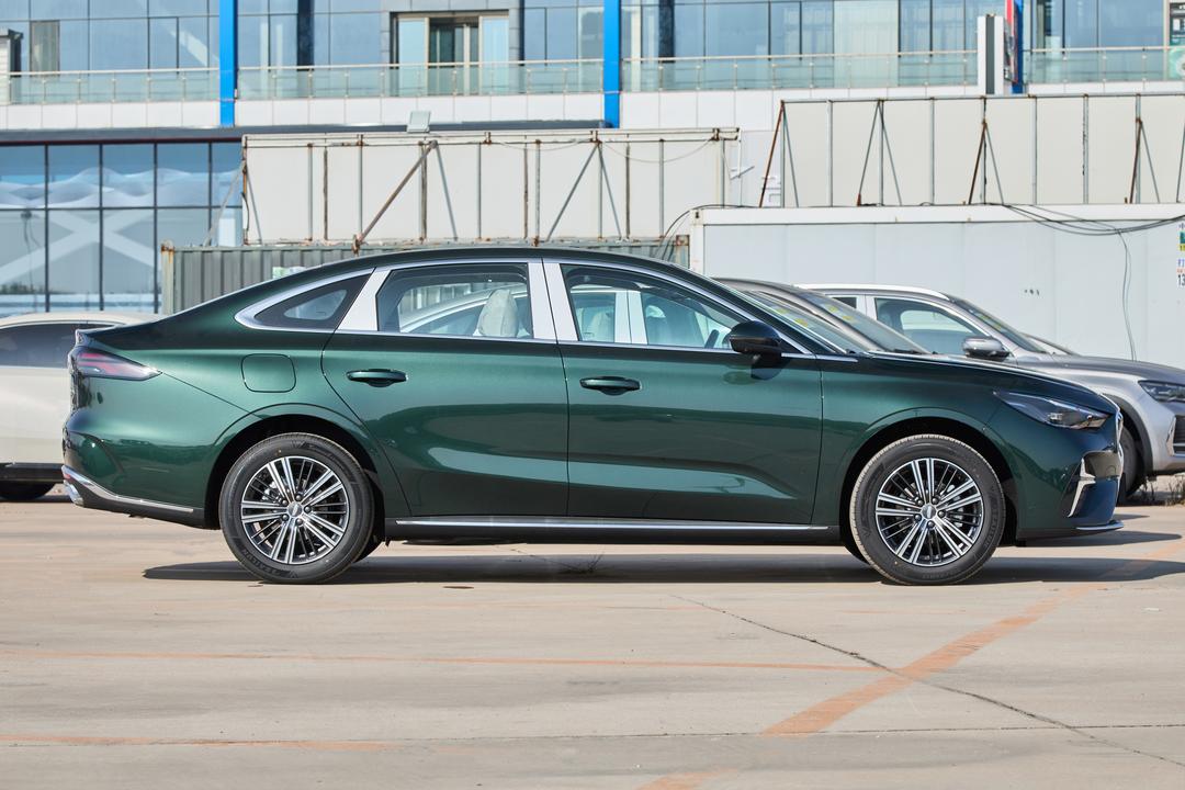 Geely Emgrand 2026, фото 8