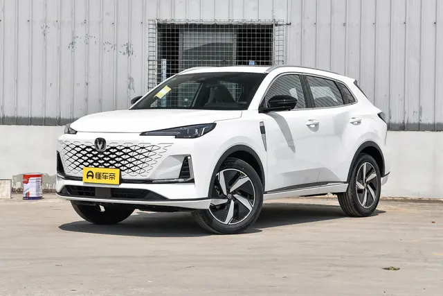 Changan CS55 PLUS 2026 — купить из Китая под заказ