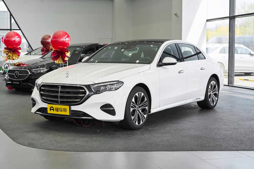 Mercedes-Benz E-Class 2026, фото 1