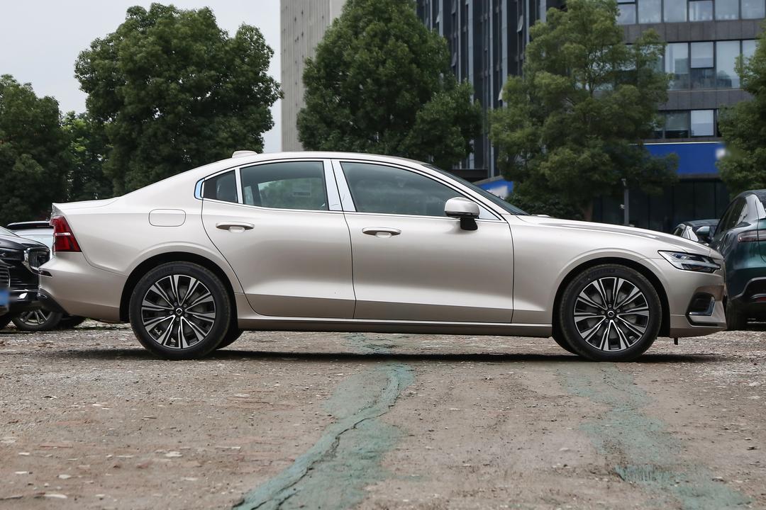 Volvo S60 2026, фото 8