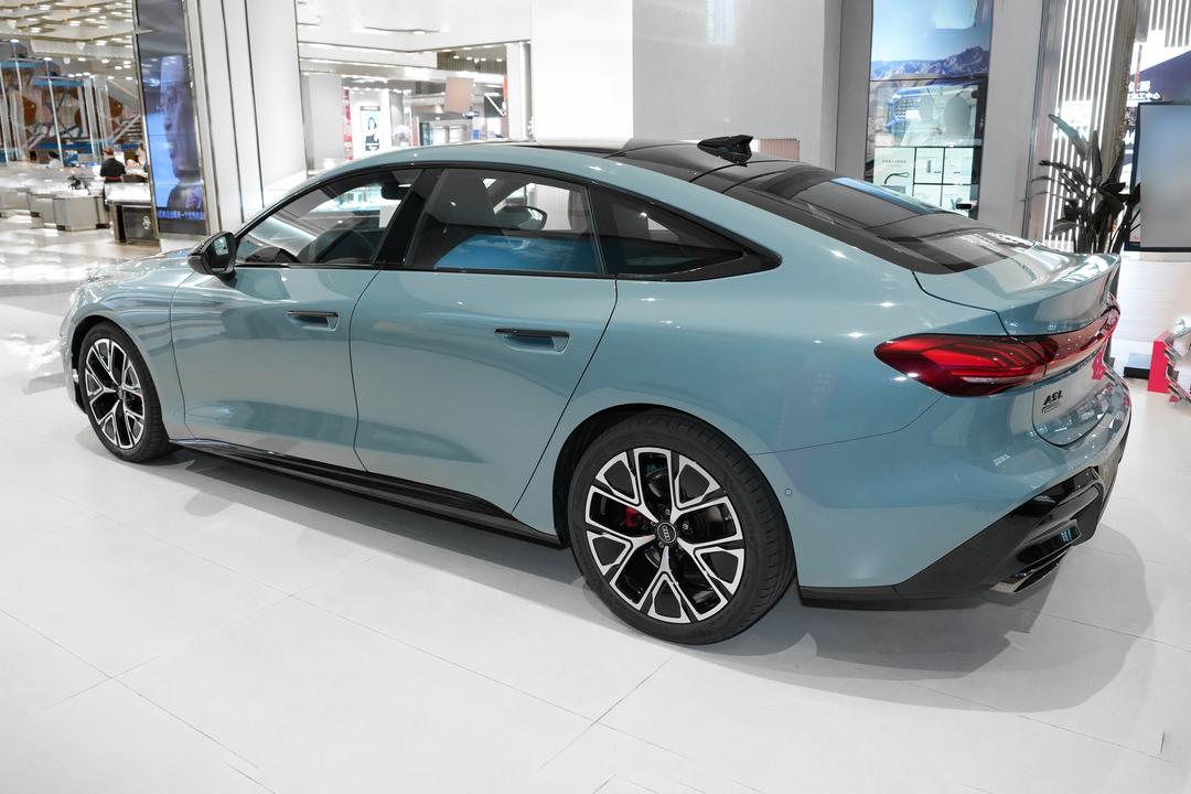 Audi A5L Sportback 2026, фото 4