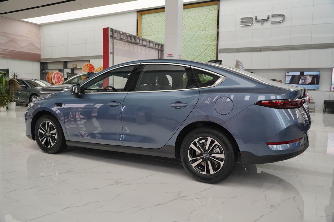 BYD Qin PLUS DM 2026, фото 4