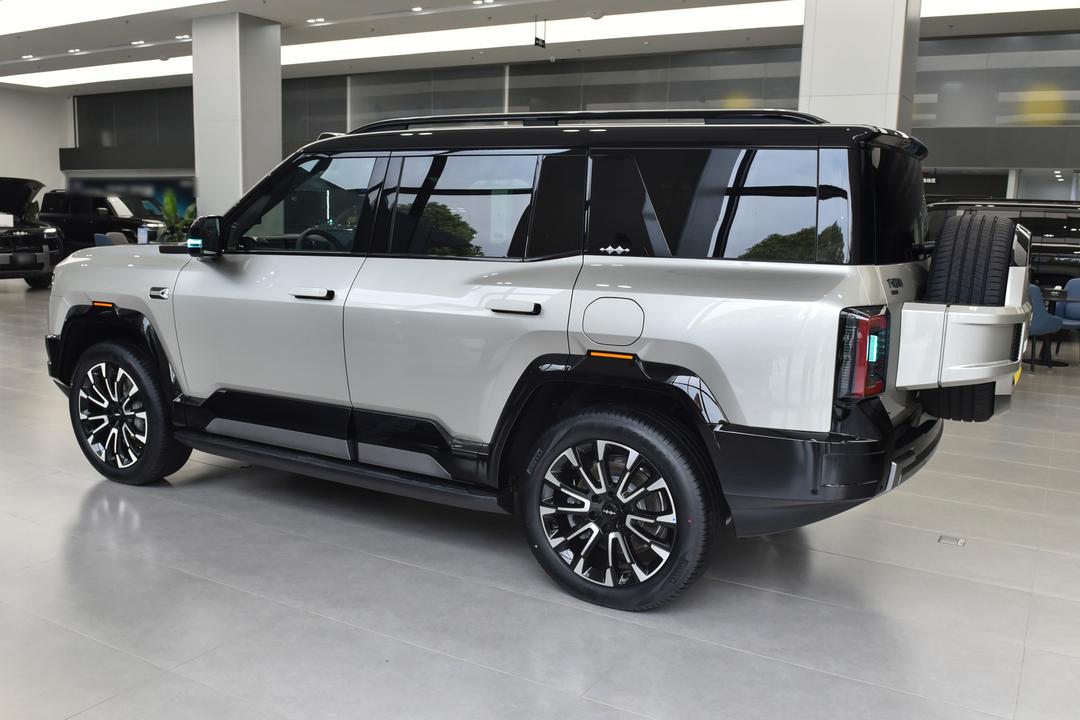 BYD Fangchengbao Leopard 8 2026, фото 4