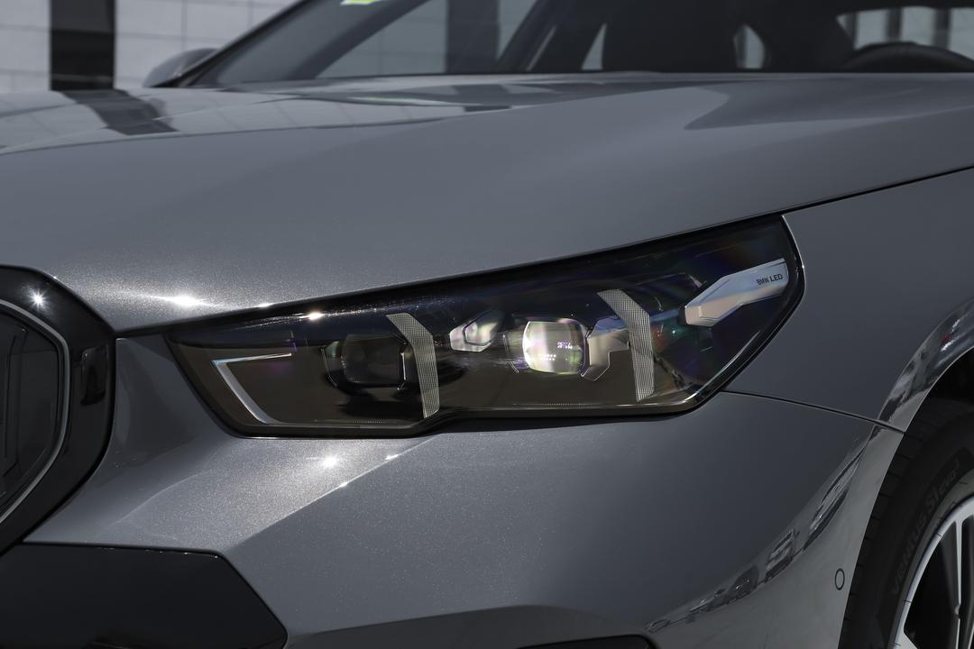 BMW 5 Series 2026, фото 14