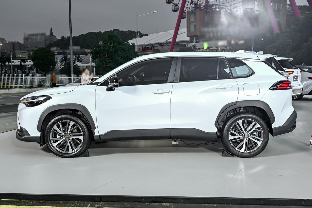 Toyota Frontlander 2026, фото 4