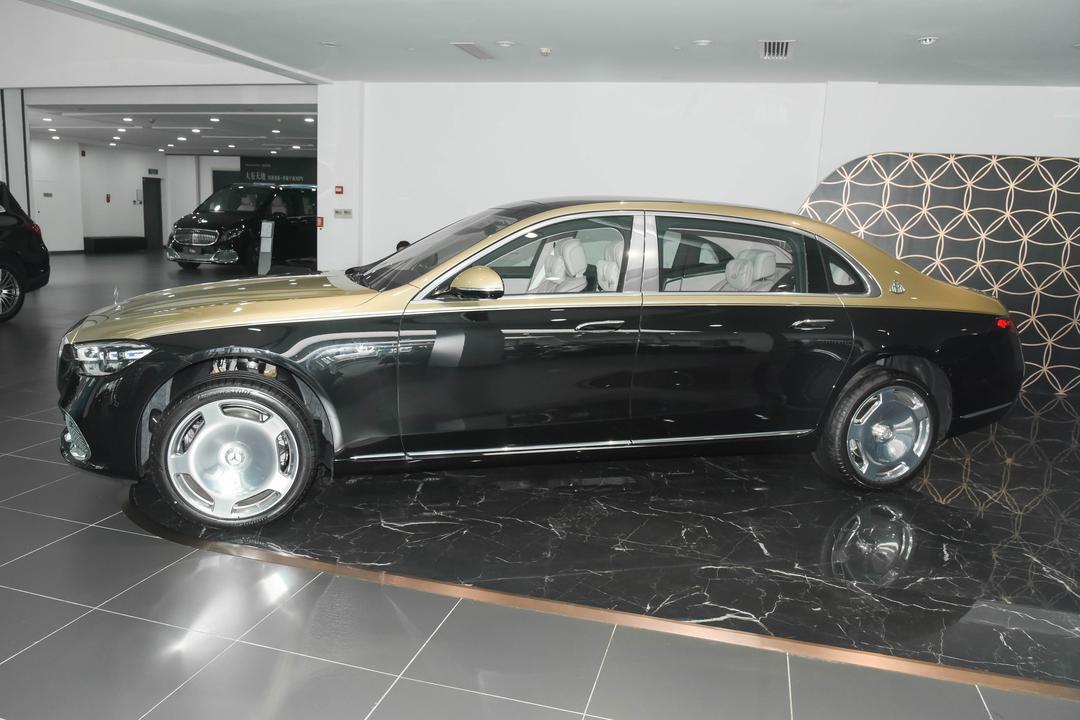 Mercedes-Benz Maybach S-Class 2026, фото 4