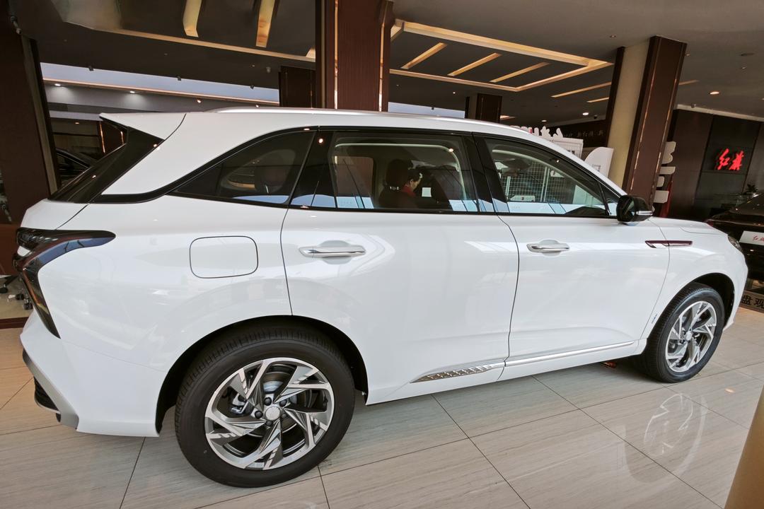 Hongqi HS3 PHEV 2026, фото 7