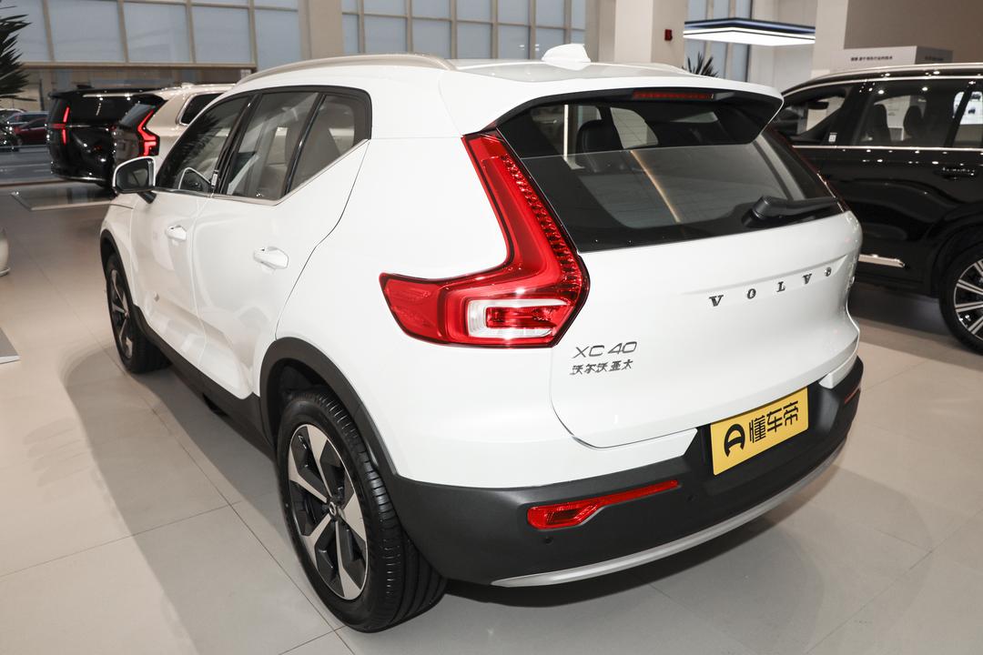 Volvo XC40 2026, фото 4