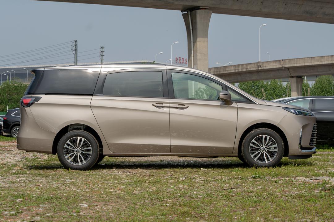 Buick GL8 2026, фото 8