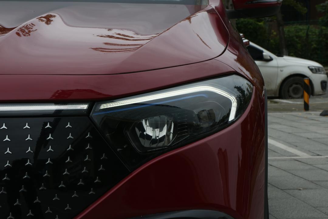 Mercedes-Benz EQB 2026, фото 12