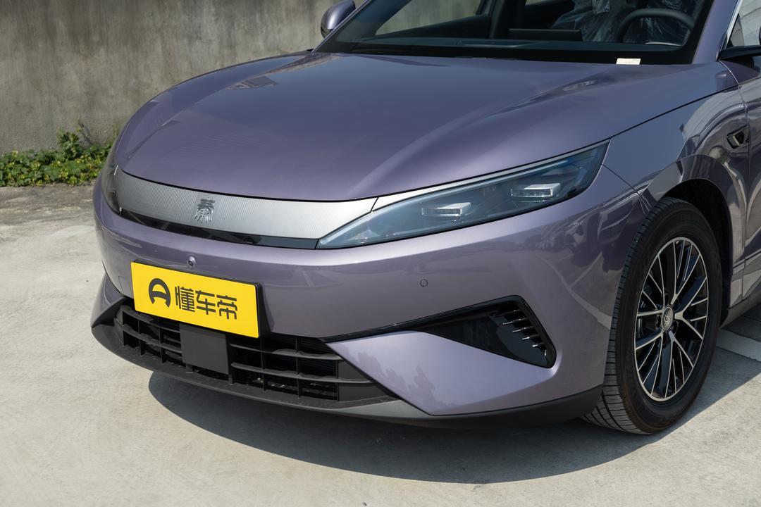 BYD Qin MAX DM 2026, фото 9