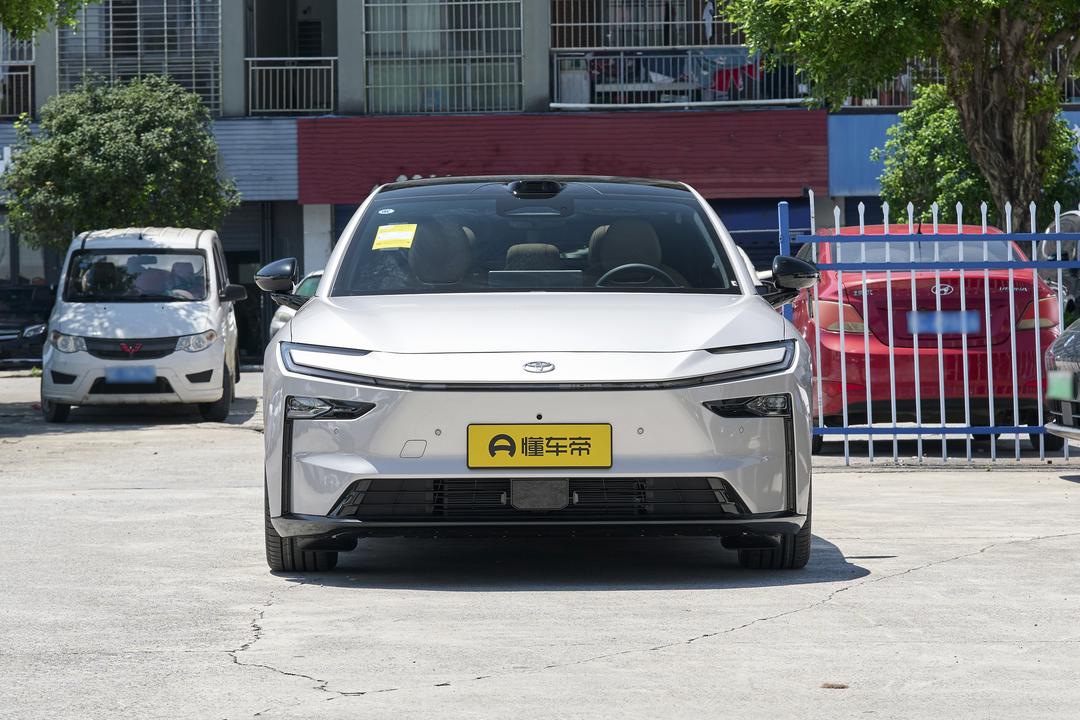 Toyota bZ7 2026, фото 2