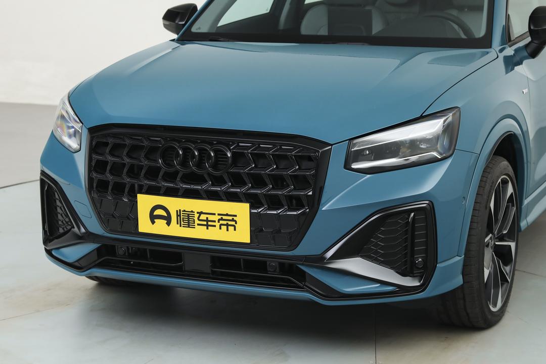 Audi Q2L 2026, фото 9