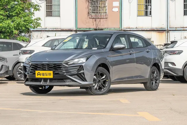 Dongfeng Aeolus Yixuan 2026 — купить из Китая под заказ