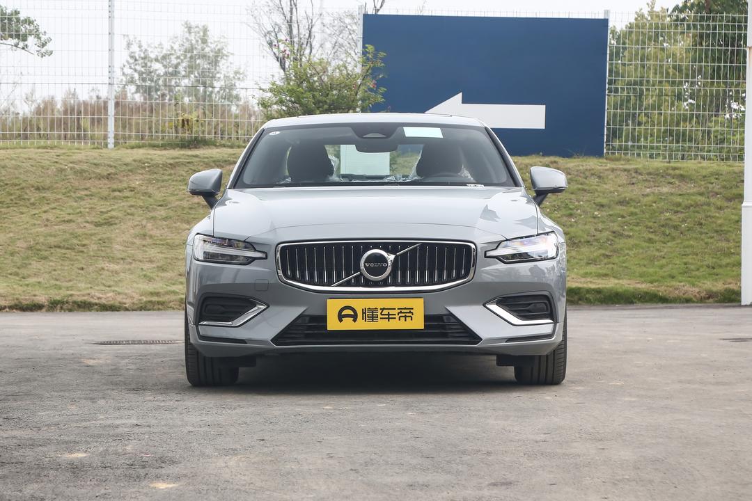 Volvo S60 2026, фото 2