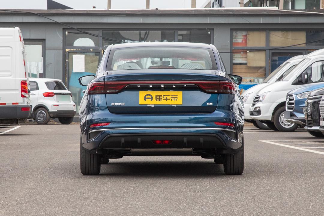 Geely Emgrand 2026, фото 6