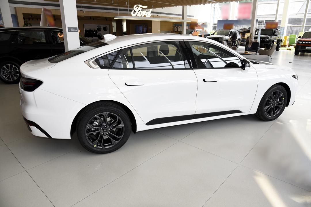 Ford Mondeo 2026, фото 7