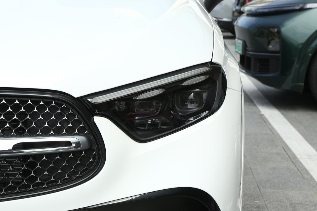 Mercedes-Benz GLC-Class 2026, фото 11