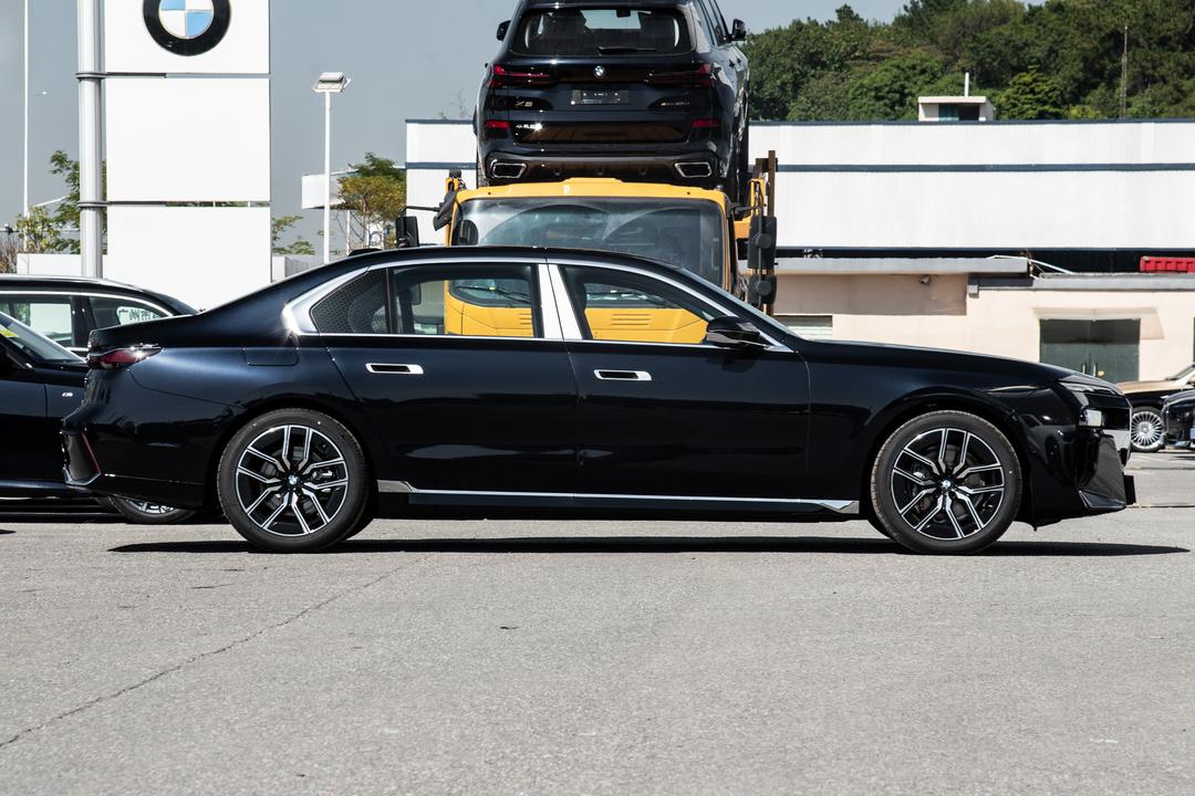 BMW 7-Series 2026, фото 8