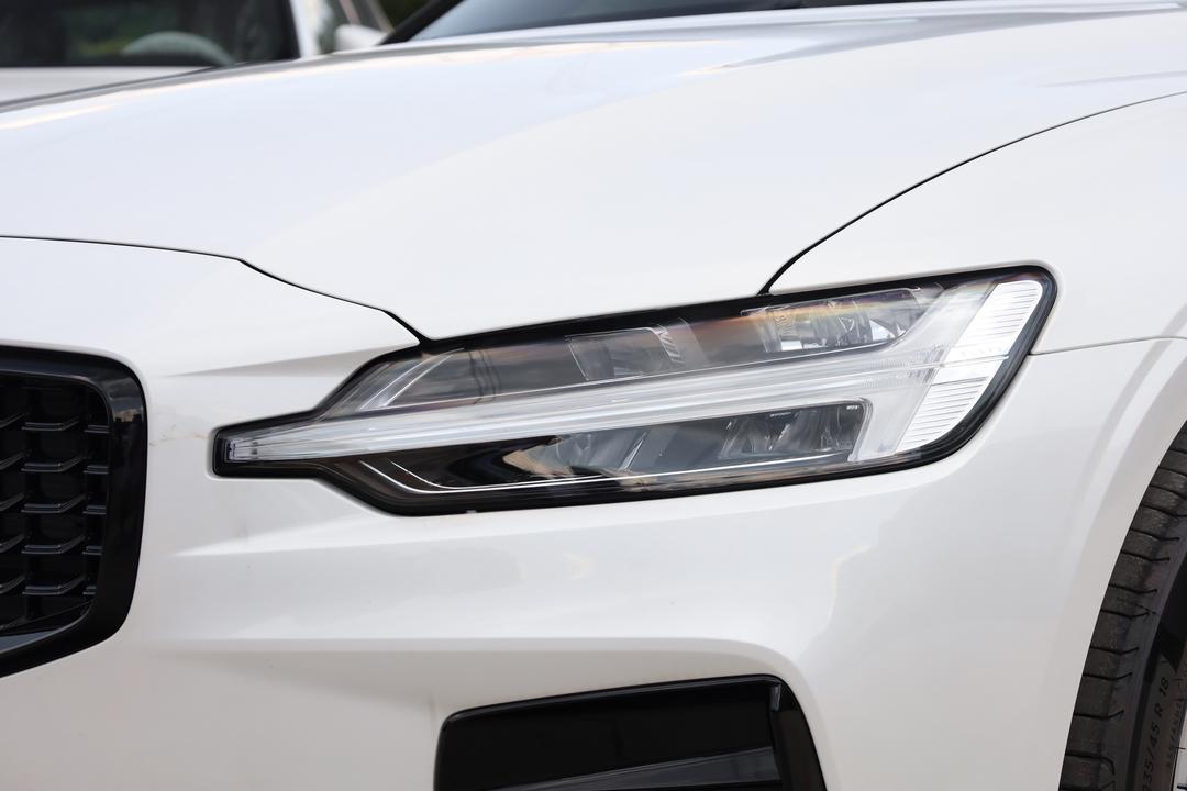 Volvo S60 2026, фото 13