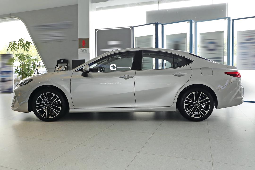 Toyota Camry 2026, фото 4
