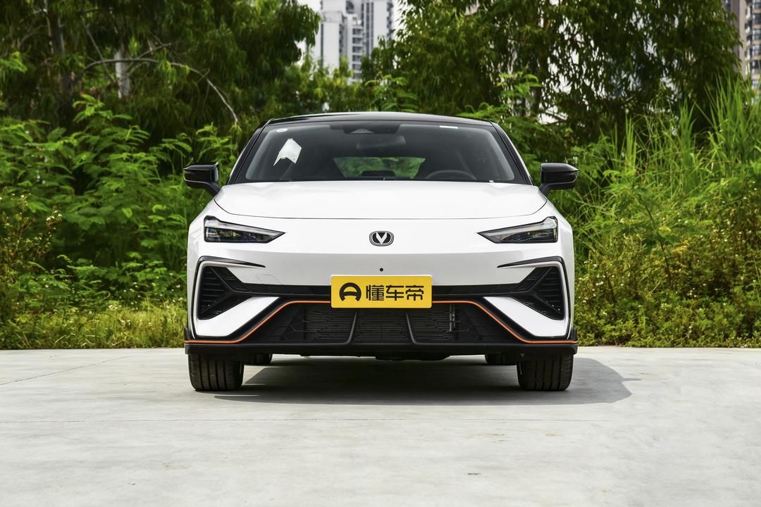 Changan UNI-V 2026, фото 2