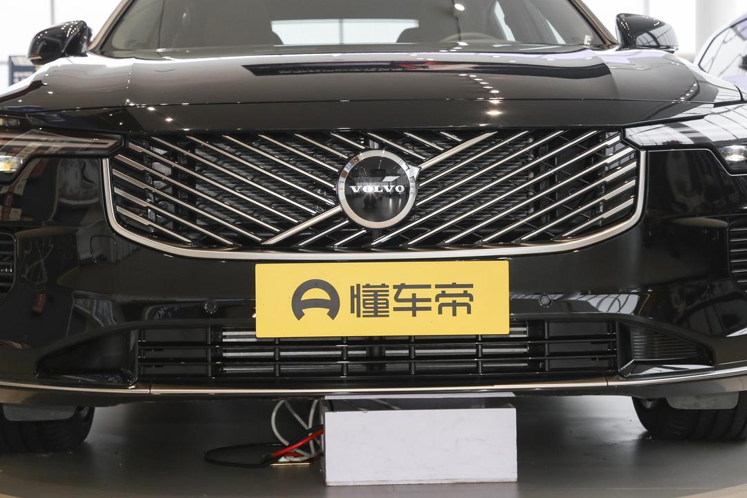 Volvo S90 PHEV 2026, фото 10